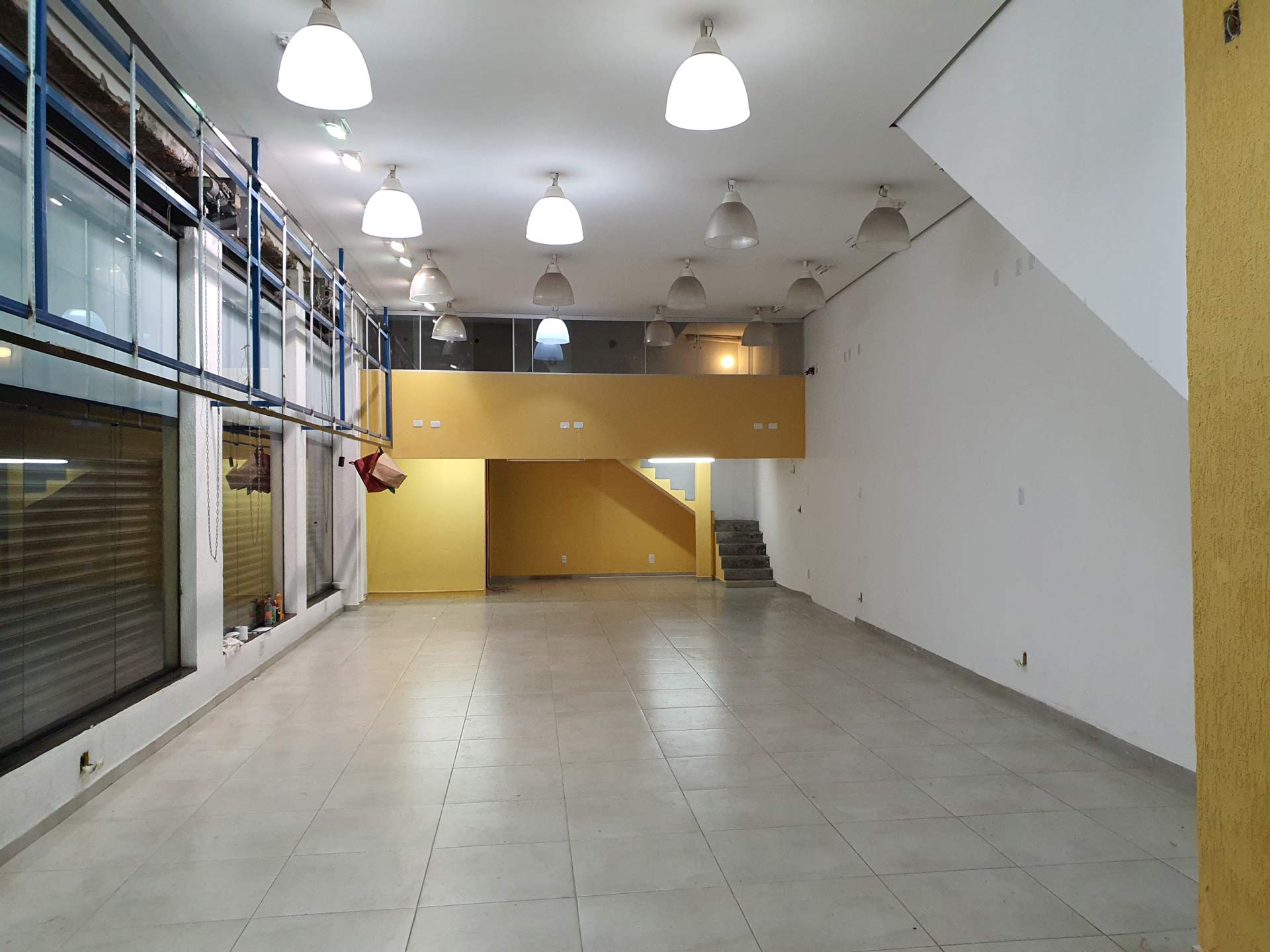 Ambiente interno da loja antes do projeto  de Arquitetura Arkt Varejo 