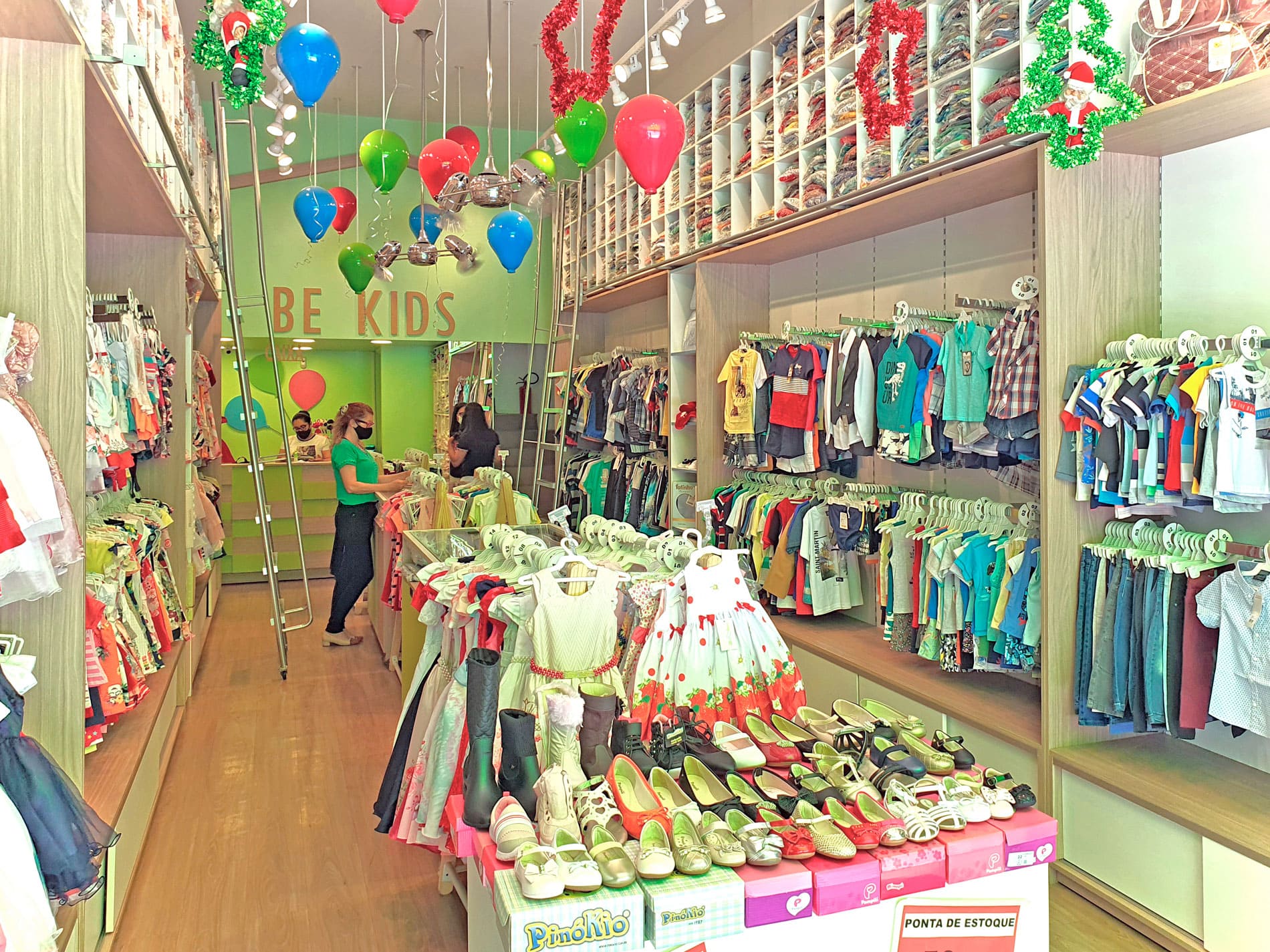 Arquitetura de interior para loja de roupas e acessórios bebê e infantil, Be Kids.