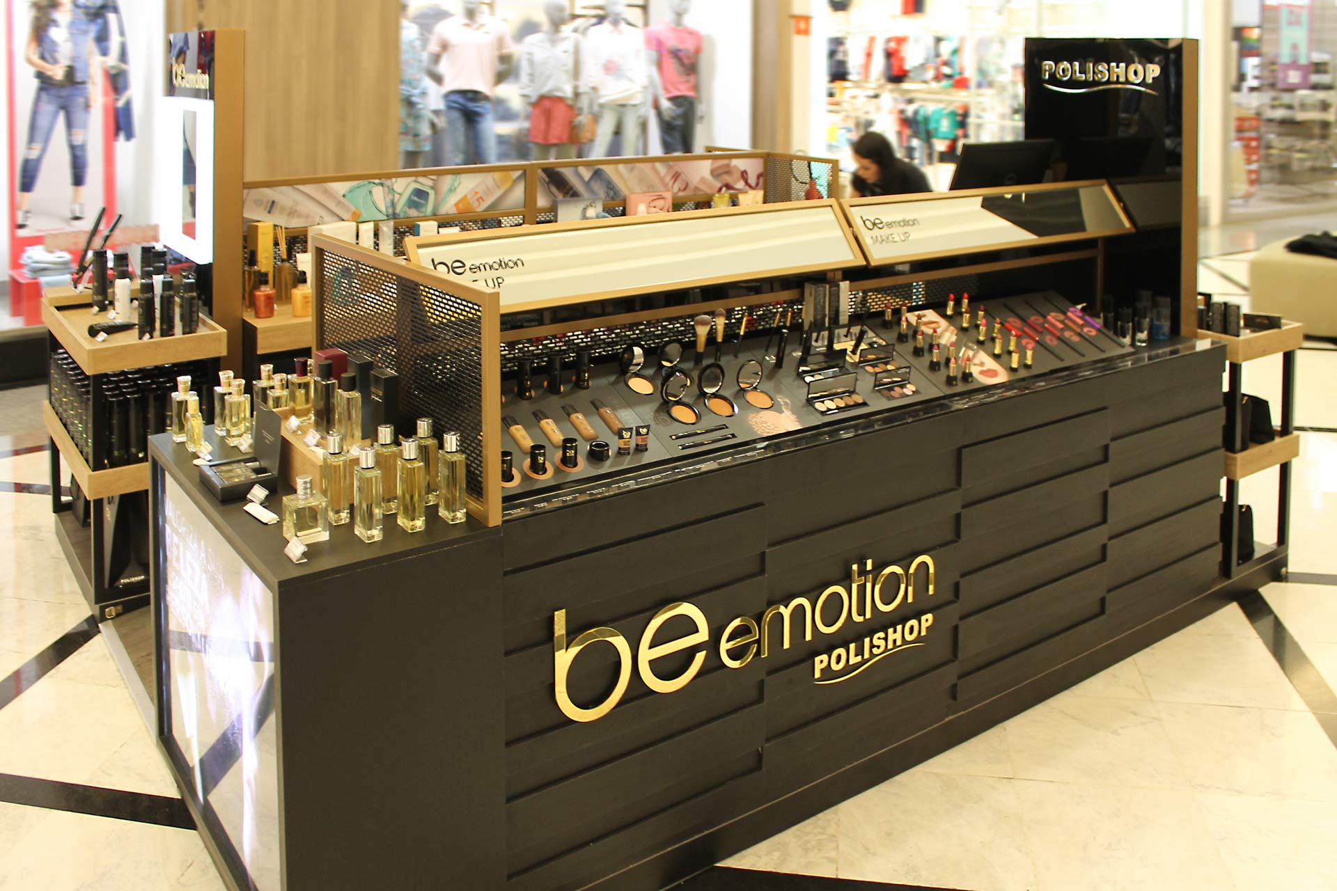 Projeto de loja, quiosque, de produtos de beleza, cabelo e maquiagem, Be Emotion, Polishop. 